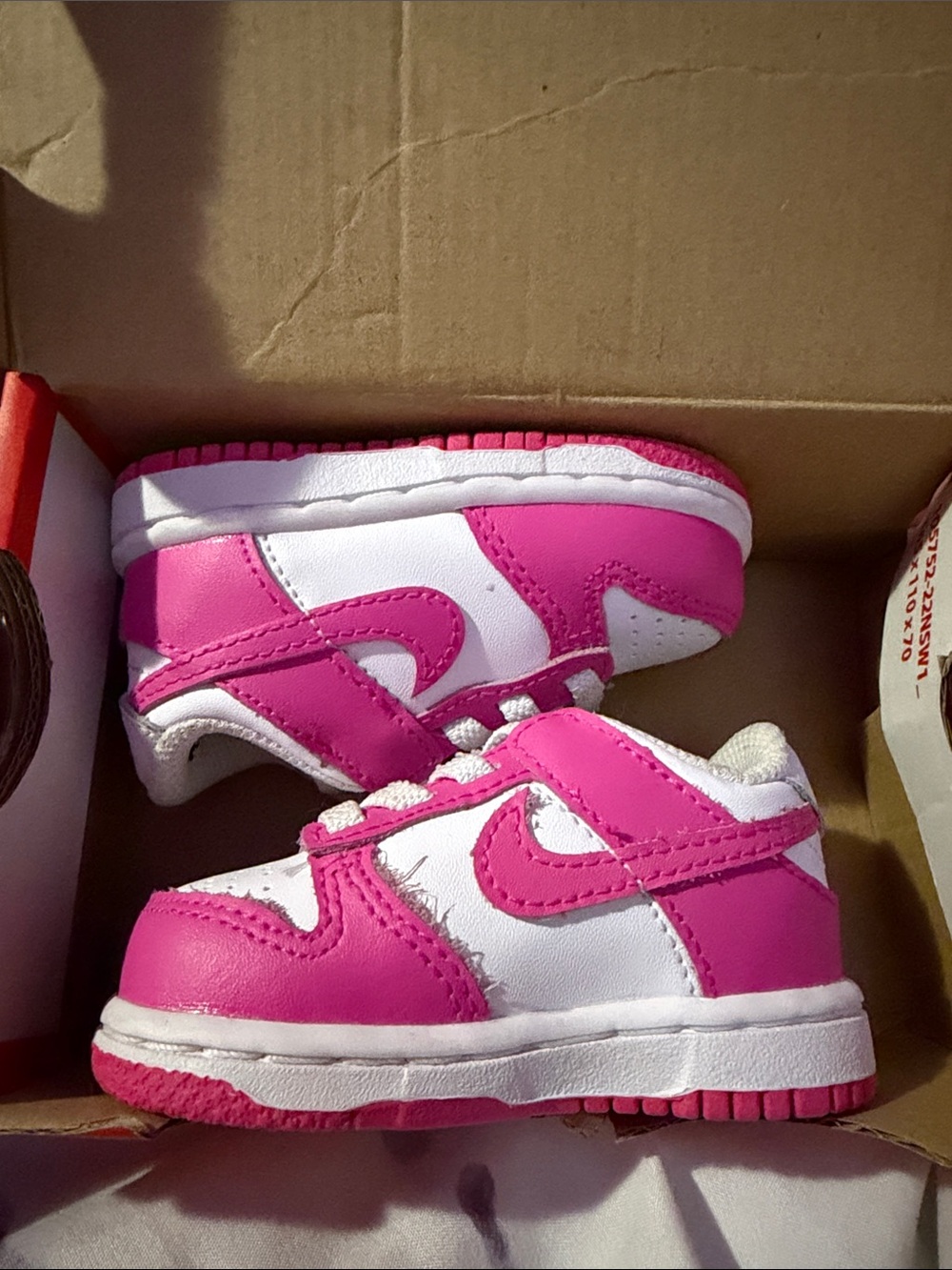 Nike Kids Low-Top Sneakers in Pink and White